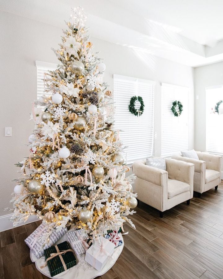 Árvore de Natal Branca: 100 ideias e dicas para decorar
